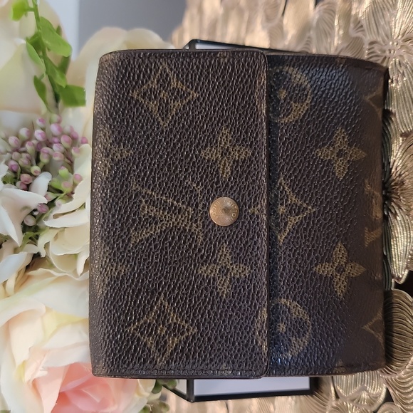 Authentic Louis Vuitton Short wallet - Picture 1 of 9